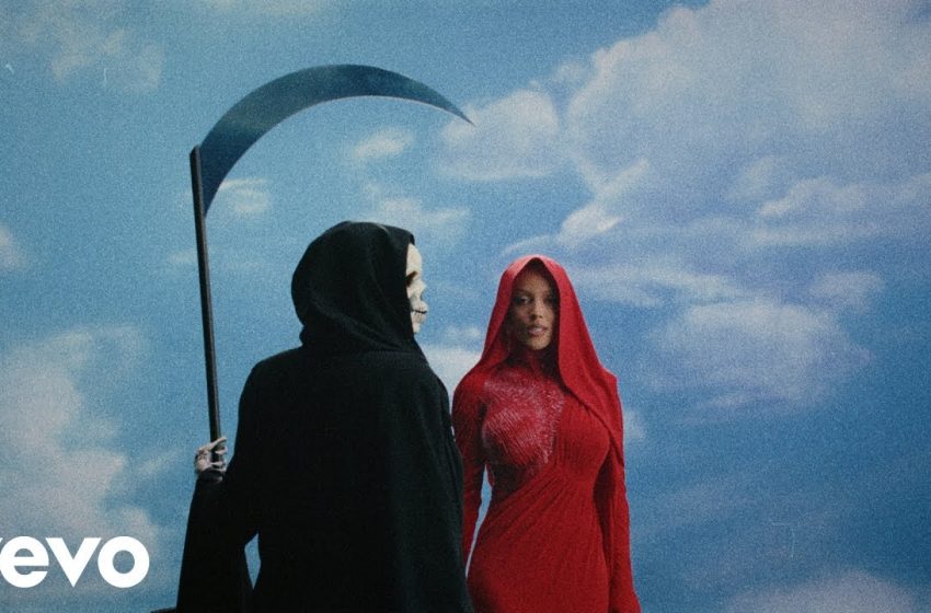 Doja Cat – Paint The Town Red (Official Video)